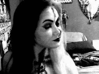 goodmorningmonroe:  neonkitty8:  goodmorningmonroe:  I got a little too into the Halloween spirit too early.  oh my gosh you’re beautiful  Aw thank you sweets n.n