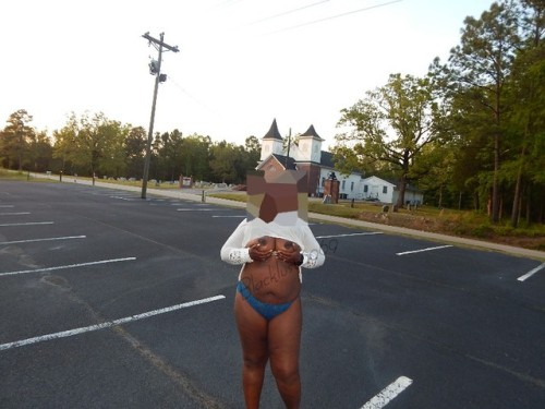 blacklustcouple6969:  Outdoor Flash