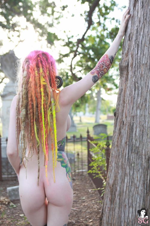 past-her-eyes:  Mewes Suicide mewes.suicidegirls.com Link to South African SuicideGirls