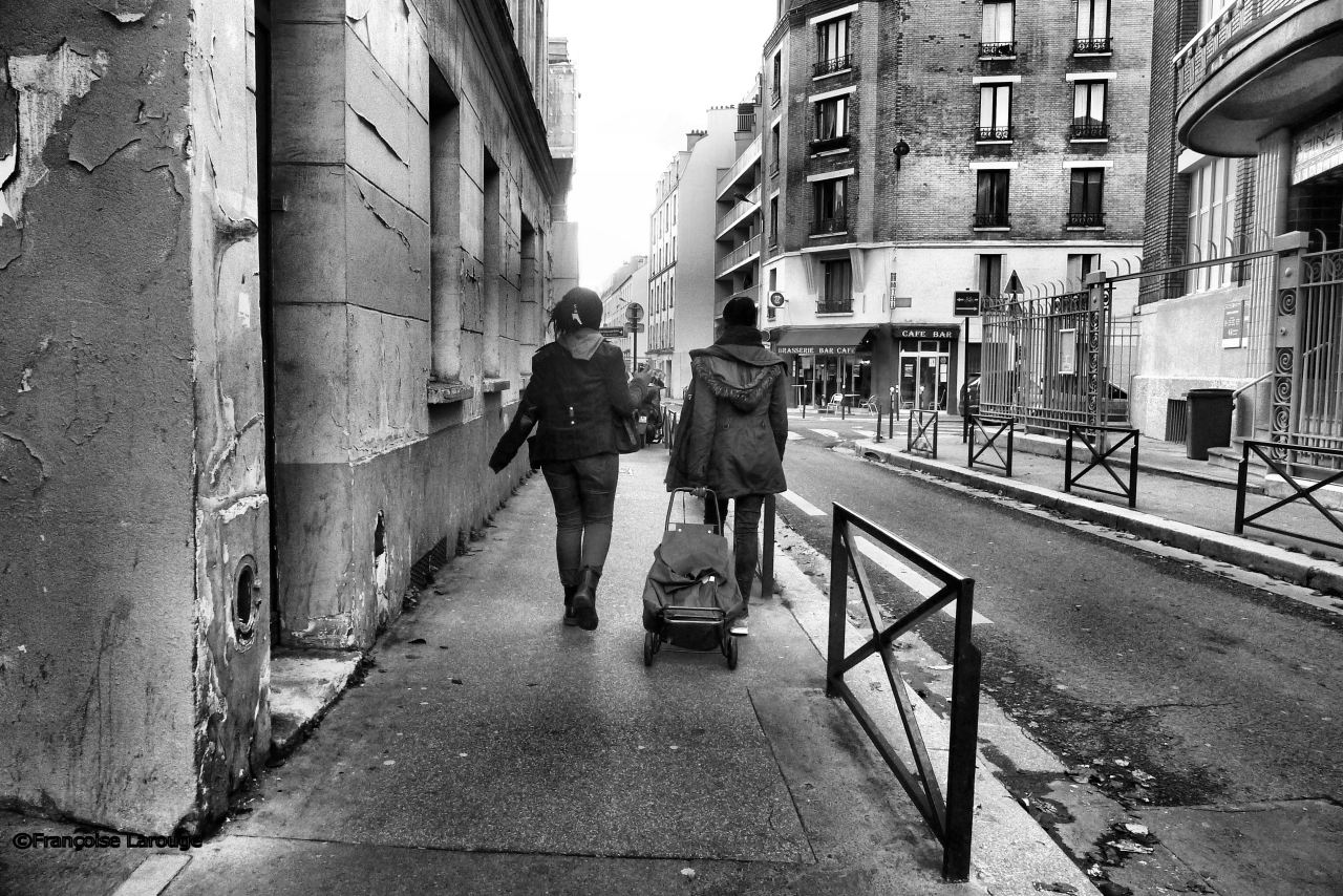 Deux parisiennes, Paris XX.
Photo ©2013- Françoise Larouge