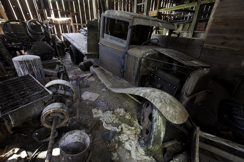 XXX patgavin:  Abandoned Classic Car Barn photo