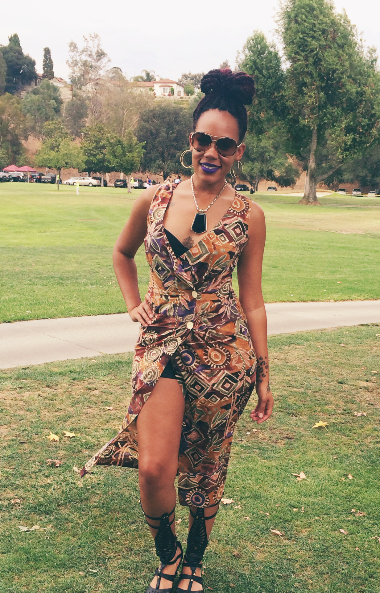 loveartandlife:
“ blackfashion:
“ Alaina Christine / 27 / Los Angeles, CA
Wearing a thrifted vintage-style blazer dress, Lola Shoetique gladiator sandals, Tory Burch aviator sunglasses and assorted gold jewelry.
Submitted by:...