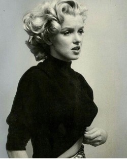 elsiemarinamonroe:Marilyn Monroe by Ben Ross,