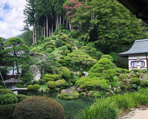 ＼おにわさん更新情報／ ‪[ 山梨県身延町 ] 久遠寺庭園（水鳴楼前庭） Kuon-ji Temple Garden, Minobu, Yamanashi の写真・記事を更新しました。 ーー #日蓮 