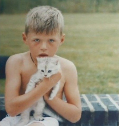 Someone Needs To Out That Picture Next To The One Of Baby Max With That Little White Kitten 🥹