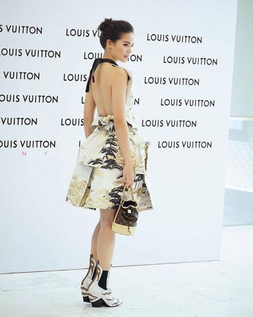 URASSAYA SPERBUND wearing LOUIS VUITTON RESORT 2018