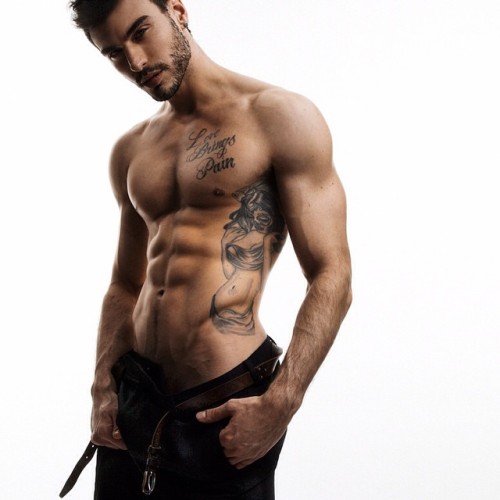 https://male-dreams-blog.tumblr.com/post/118221506455