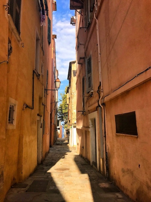 iledeserteworld:Bastia, Corse, France06/08/2017Manon C.