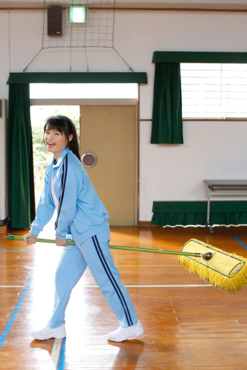 Cleaning The Gymnasium - Mizuki Hoshina (星名美津紀)