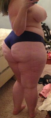 lovethechub:   ♥dimply bum♥  oh wow…