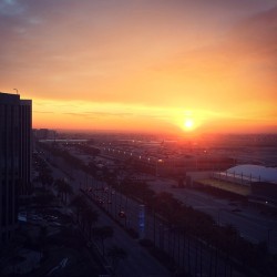 Sunrise in LA. 🌞 (at Los Angeles International Airport (LAX))