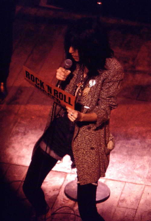 zombiesenelghetto:Patti Smith, NYC 1977via