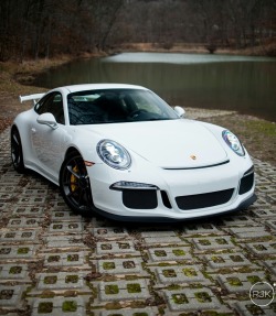 emotionsandmotorsports:  White GT3 | By   rjkphotographs | EAM  you can send your original photographs or gifs here: http://emotionsandmotorsports.tumblr.com/submit 