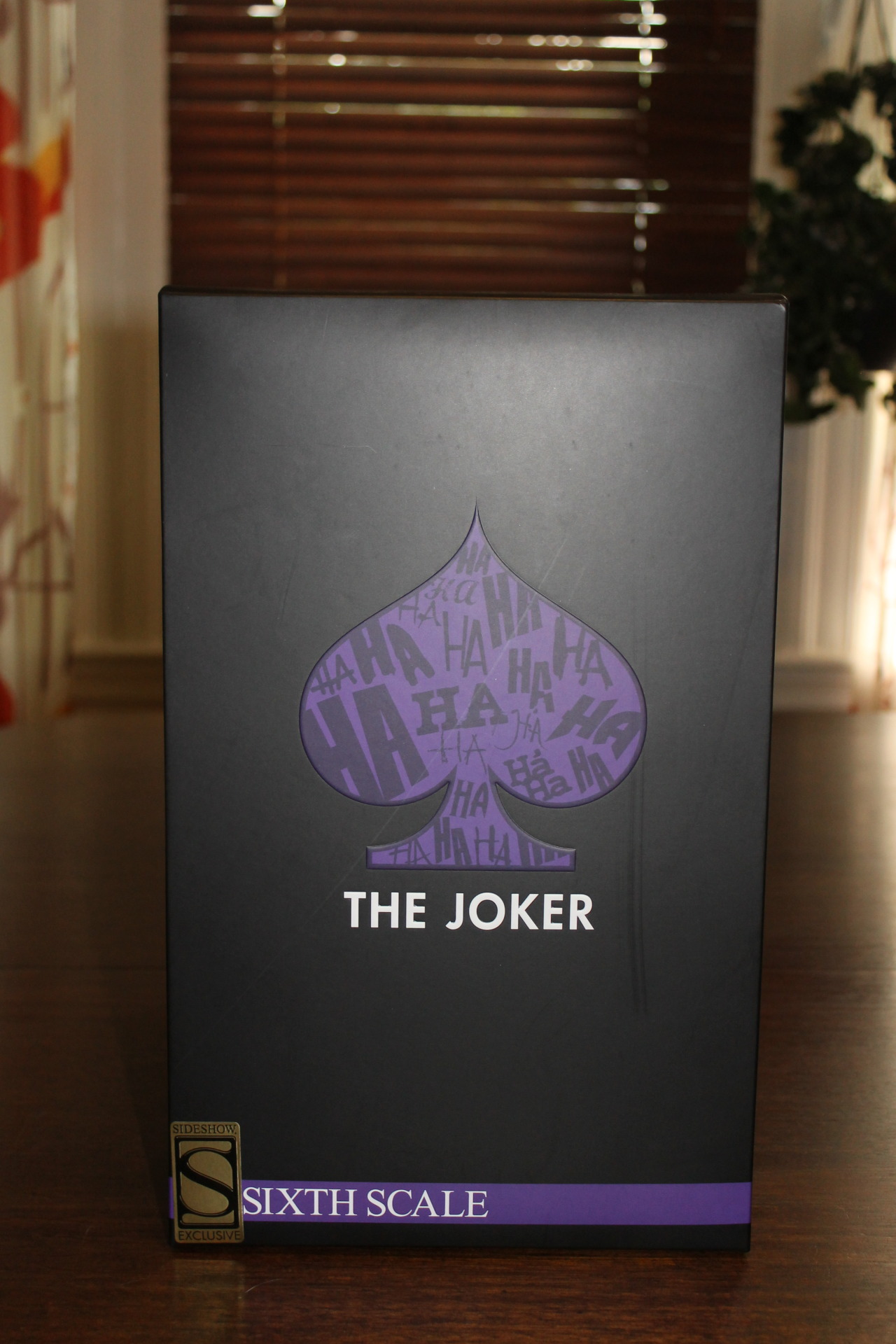 blithefool:  Alright, kiddies. Here he is- The Sideshow 1/6 Scale Joker. Overall,