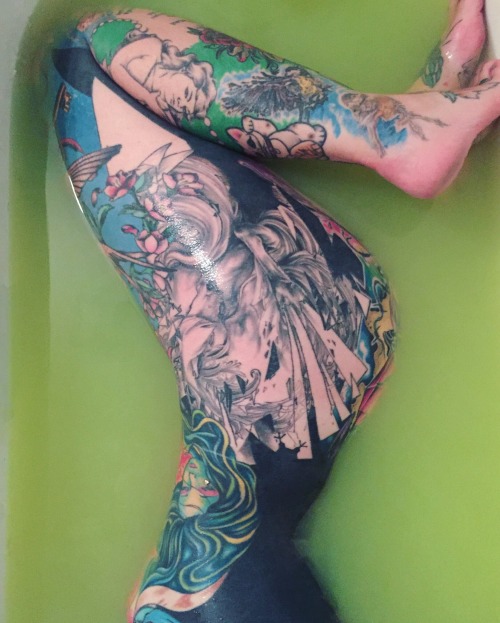 shannakeyes:  Forest colored bath 🌲✨ 
