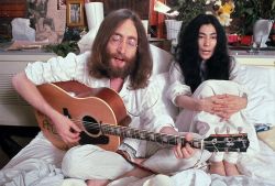 20aliens:  John and Yoko rehearse “Remember Love”, the flip-side to “Give Peace a Chance”, 1969. By Gerry Deiter. 