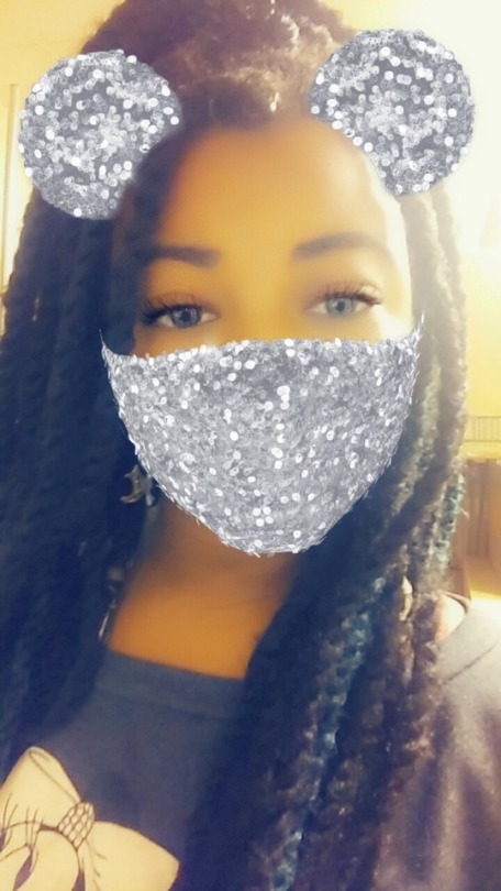 laurdlannister-kingslayer:  invalleumbraemortis:  laurdlannister-kingslayer:  invalleumbraemortis:  laurdlannister-kingslayer:    This is the first time I’ve ever seen your face You’re so cute!You look like you can sing.  That’s just the filters