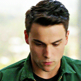 conn-walsh:Jack Falahee imagines how his character, Connor Walsh, would escape from prison (x)