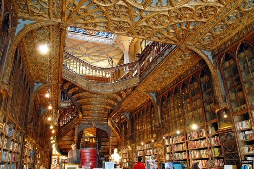 littledallilasbookshelf: Inside Livraria llello &amp; Iirmão in Porto, Portugal