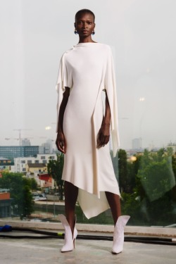 roedarte:Debra Shaw for Mugler resort 2019