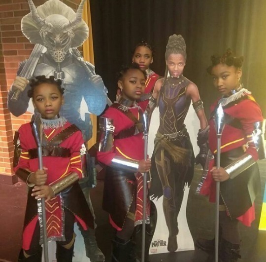 thehighpriestofreverseracism: demho3zhatinq:  starsberrisnunicorns:   Me: “Wakandaaaa
