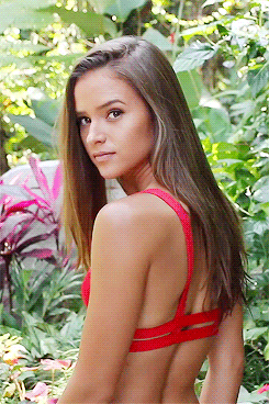 bella-thorned:  Helen Owen - The Bali Adventure 