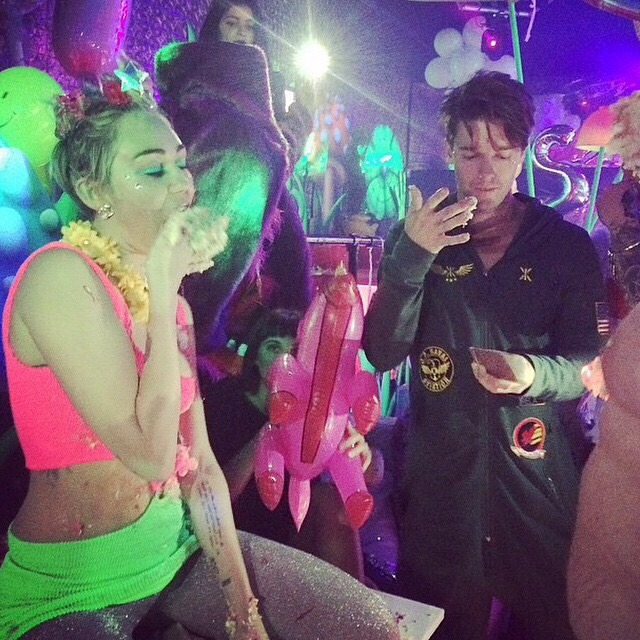 mileynation:  Miley at her birthday party last night 