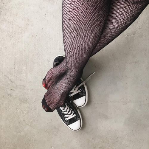 Chucks and #fishnets #converse #chucks #nylons #nets #hosiery #stockings #pantyhose #tights #hoseb4b