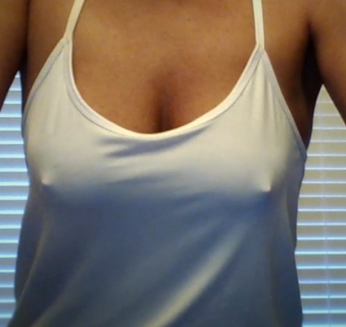 nipple-pokies: Very hard nipples showing!