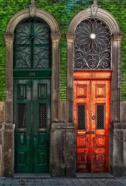 architecturia:  Portuguese doors lovely art
