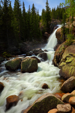 hueandeyephotography:  Alberta Falls, Rocky Mountain National Park, Colorado © Doug Hickok  All Rights Reserved 