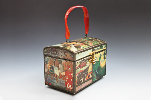 Wooden “art purse” with paintings by Cezanne, Gauguin and Monet, 1950-1959. USA. Via Goldstein Museu