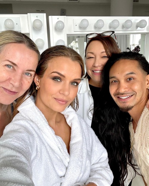 rebekahforecast: Dreamy day on set with @josephineskriver and this great team. Full fab story to com