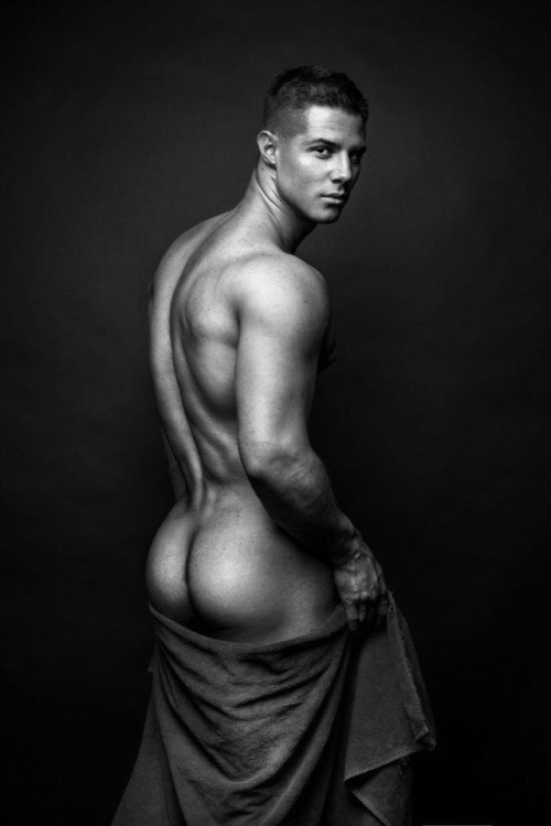 naughtyjorj:  Dmitry Averyanov by Damir Zhukenov
