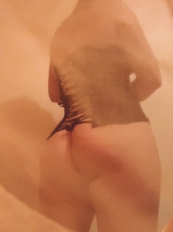 pearlescentttttt:selfie / november 2022