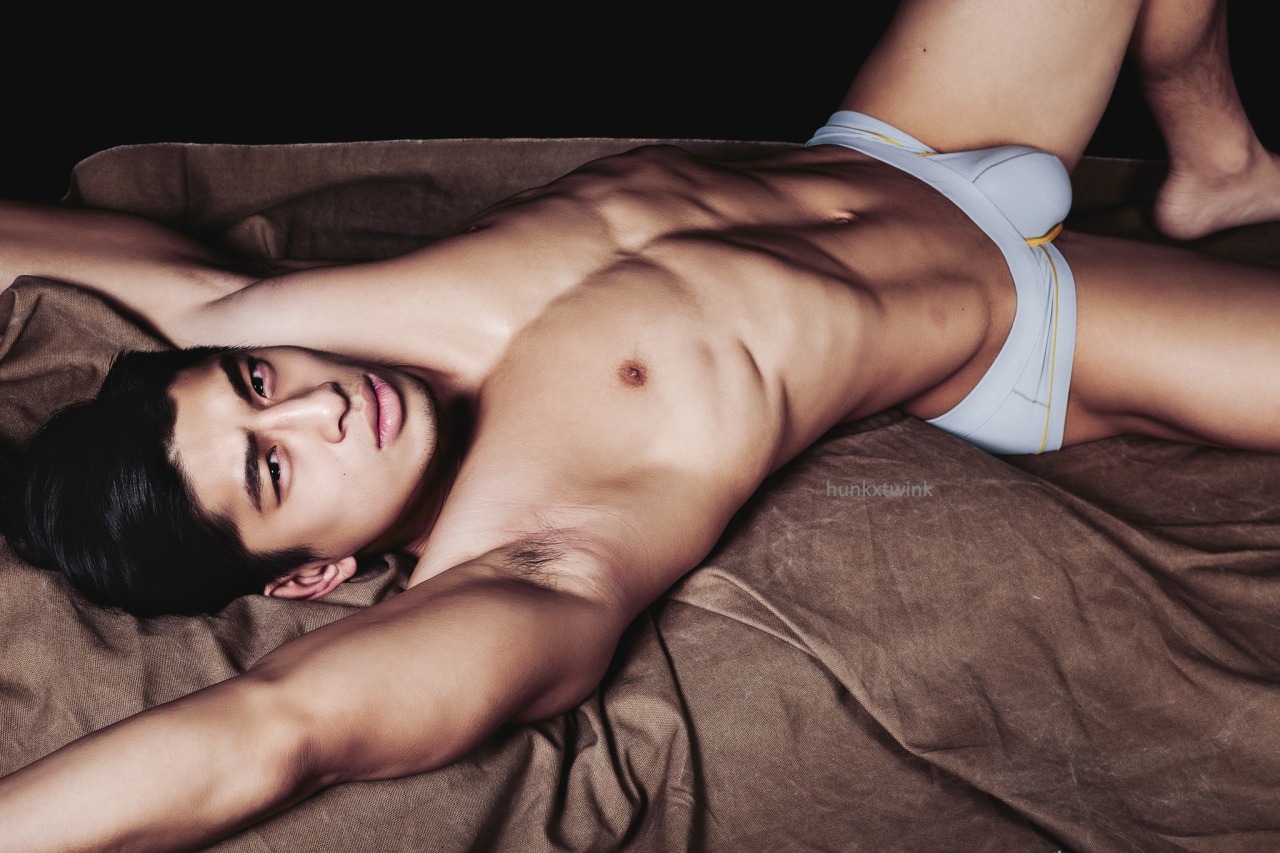 hunkxtwink:  Photography -  晏廷 張   Hunkxtwink - More in my archive  