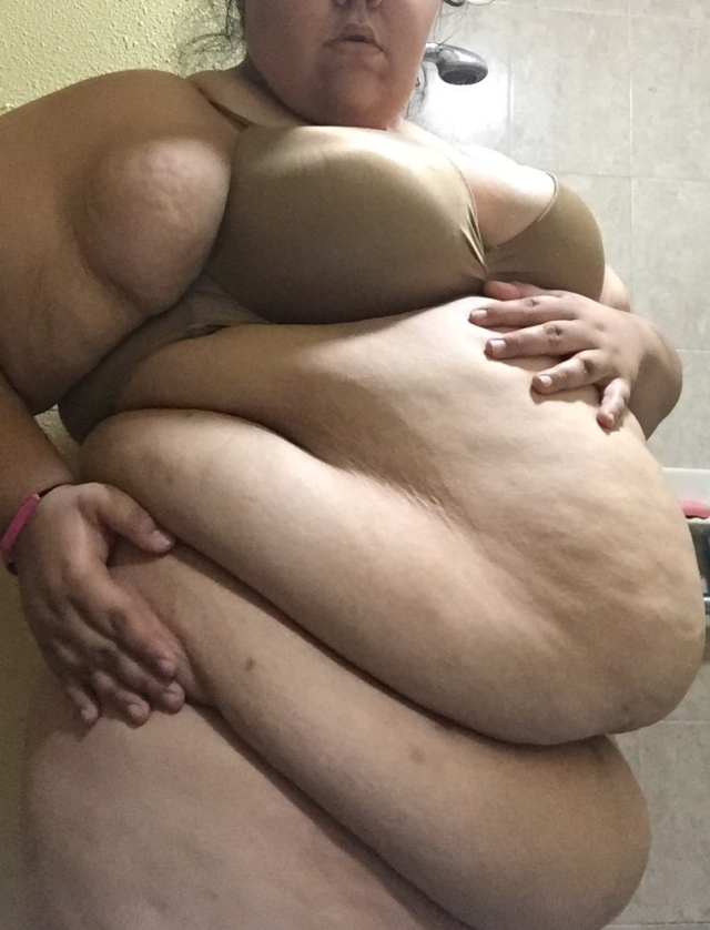 a-frank-admirer:The glorious @cutefatbabeee. porn pictures