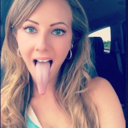 longsexytongues:  @_baylien of Instagram