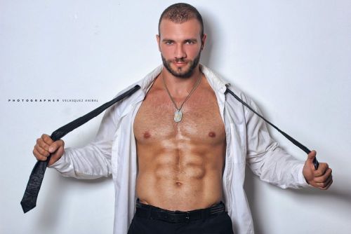 bro-mo:  billyraysorensen:  So fuckin’ lush – Jheremy G …  (via TumbleOn) 
