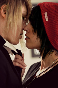 lipstick-lesbian:  ♀♡♀