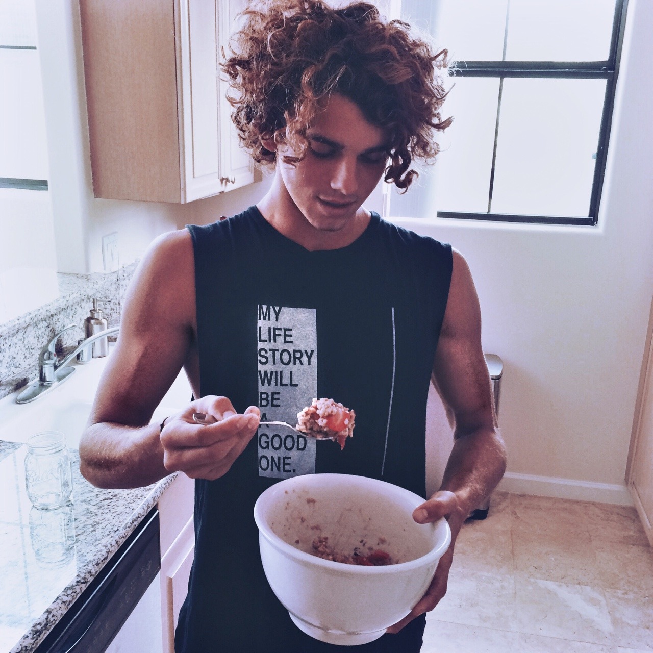 jayalvarrez:  Bed head &amp; Breakfast .. LA mornings w/ jayalvarrez