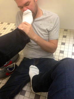 yngrawcumdump:  soxnjox:  my first sock boy. hot. hairy. hungry. bet you’re all jealous.  Yup, that’s me enjoying my sock sir.  :)