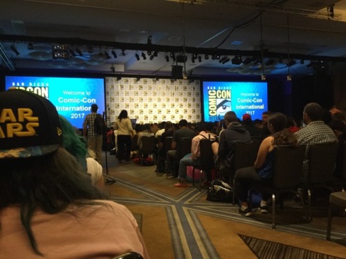 pan-pizza:Steven Universe and OK Ko panel. The mic is there for questions. I must do it DO ITBECOME A LEGEND
