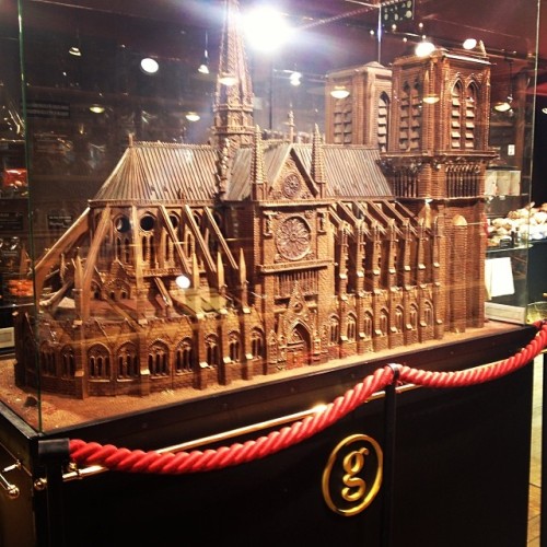BIG HUGE Chocolate Notre Dame 😯🍫🍫 (at Le petit musée du chocolat)