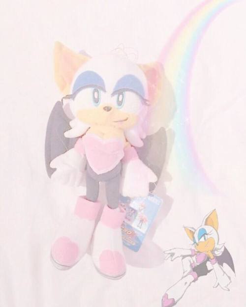 my treasured 2004 sonic x rouge the bat 