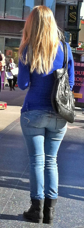 peepforum.com/threads/round-booty-blonde-teen-in-tight-jeans.122/Join for free at www.peepfor