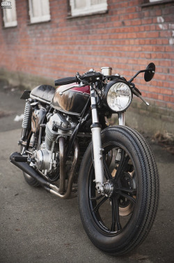 moment-japan:  HONDA CB750 Cafe Racerhttps://www.flickr.com/photos/79344043@N07/11798683736/in/photostream