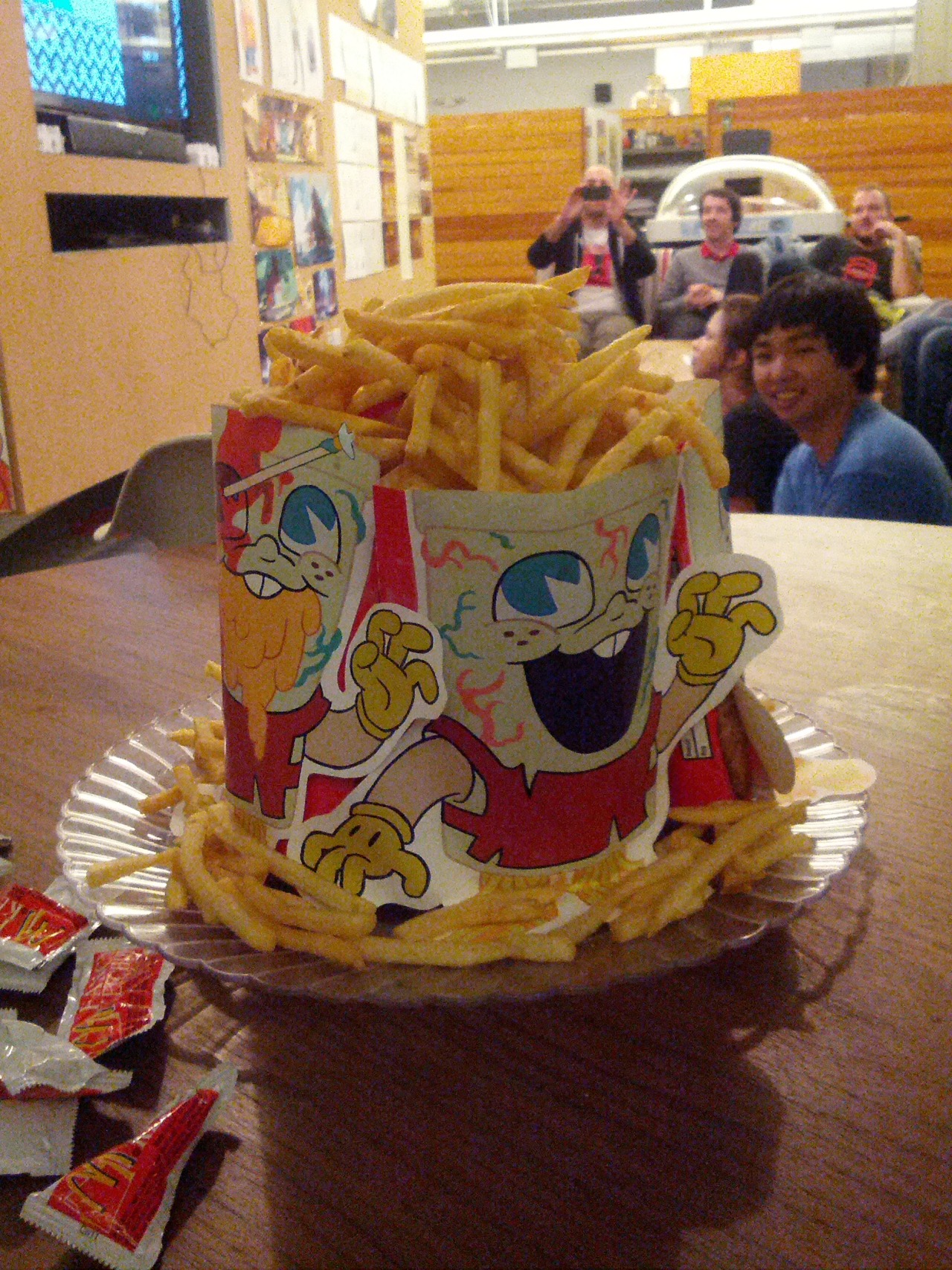 stevencrewniverse:  The Crewniverse devoured this sweet fry setup in honor of our