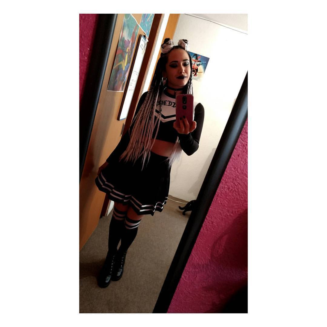 gabriellelavey:  Y que se me junta @knotfestmexico con #halloween y pues seré la