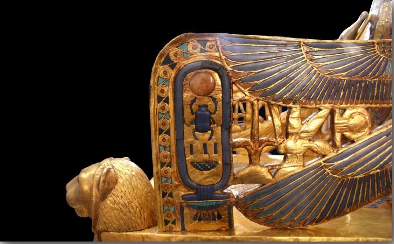 Трон фараона тутанхамона. Древний Египет трон Тутанхамона. Золотой трон Тутанхамона. Каирский музей трон Тутанхамона. Картуш Египет Тутанхамон.